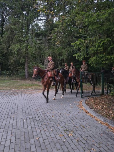 Przejazd kawalerzystów przez Wojsławice